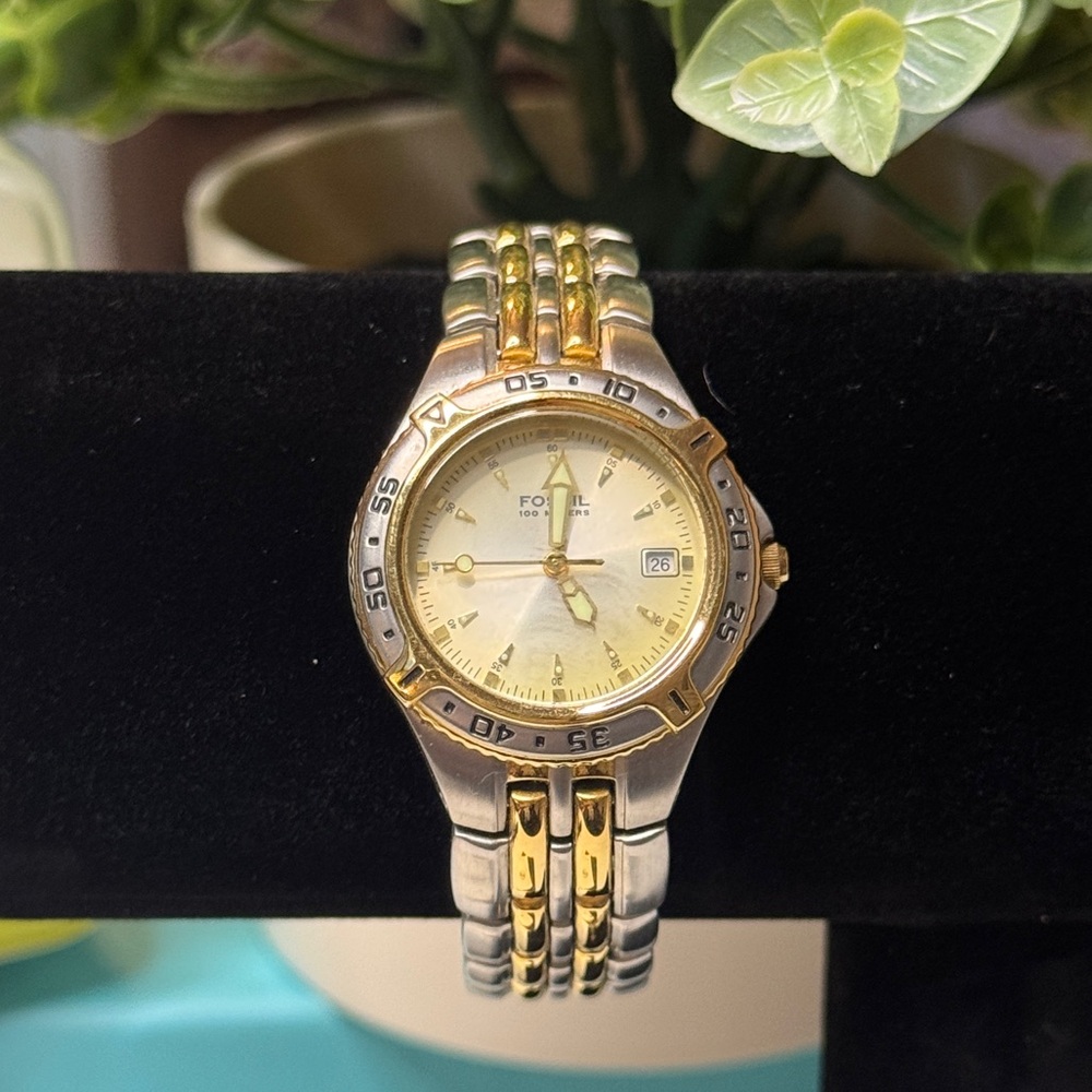 Vintage Fossil Two Tone Stainless Steel Watch Date 100M Water Resistant - Picture 7 of 7